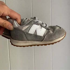 New Balance Kids Gray Sneakers with White Accents Size 9